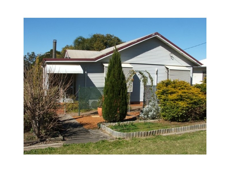 31 Samford Road, Leichhardt QLD 4305