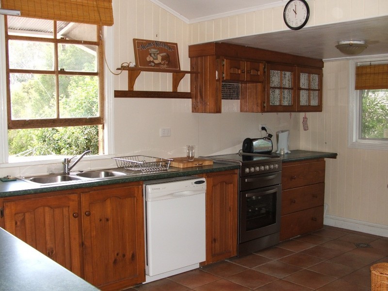 10 Pommer Street, Brassall QLD 4305