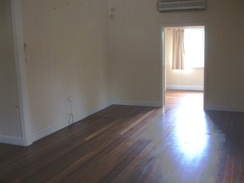 10 Pommer Street, Brassall QLD 4305