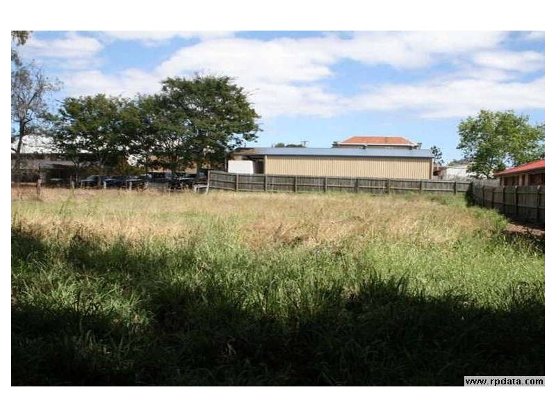 42 Bergin Street, Booval QLD 4304