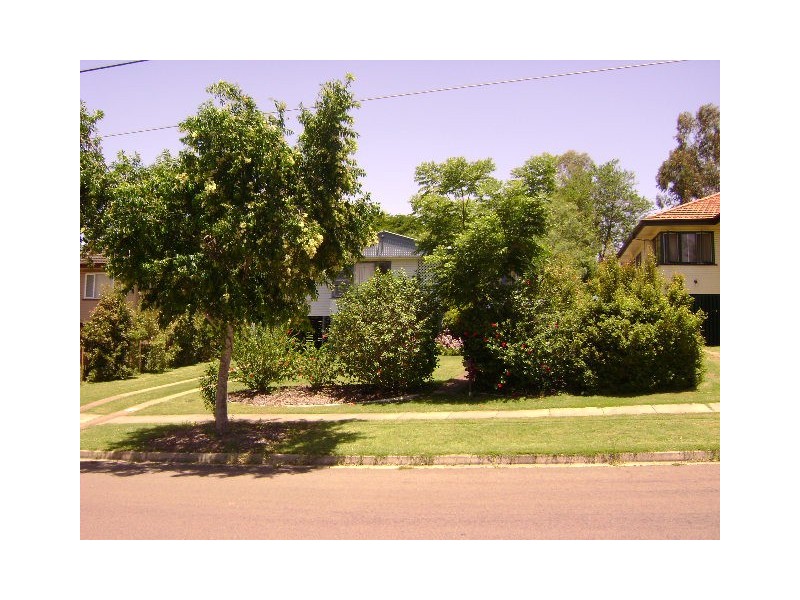 55  Avon Street, Leichhardt QLD 4305