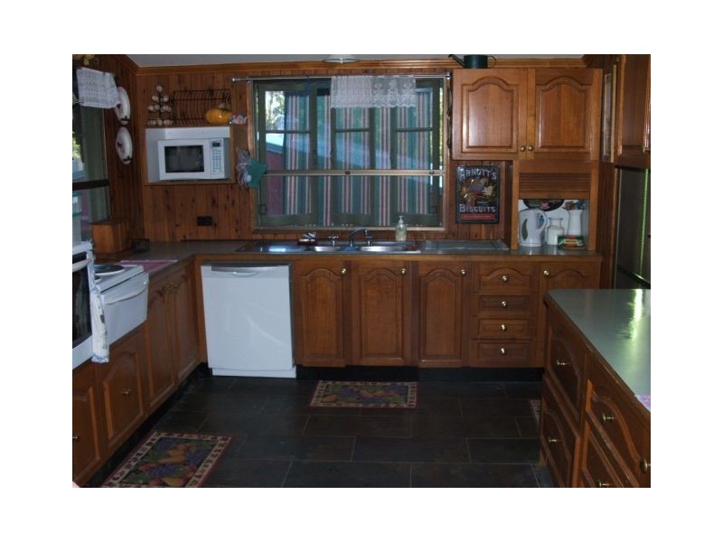 2 St Michael’s Terrace, Pine Mountain QLD 4306