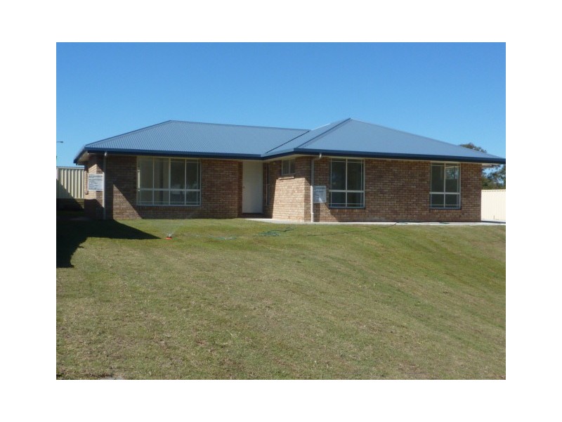 16 North High Street, Brassall QLD 4305