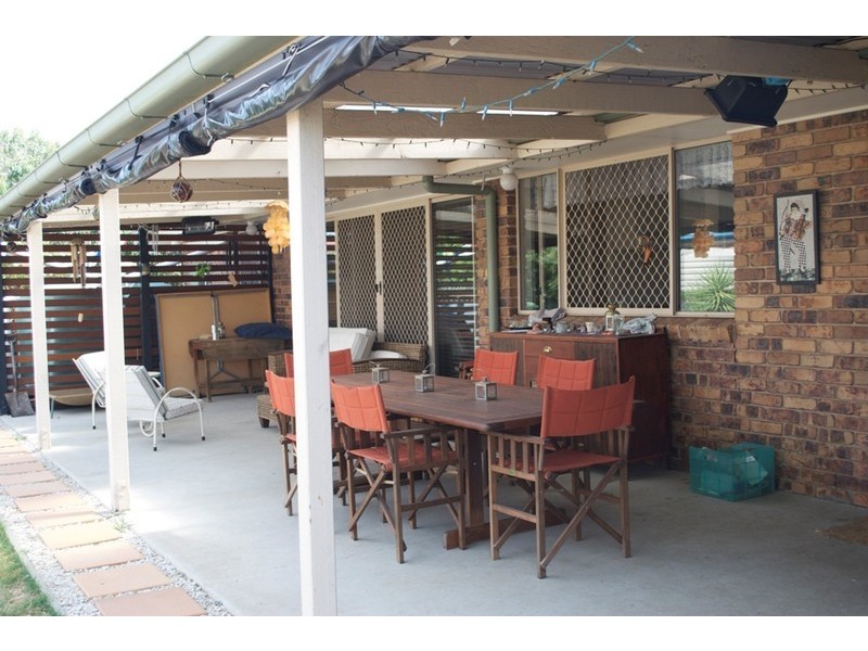 2 Settlers Way, Raceview QLD 4305