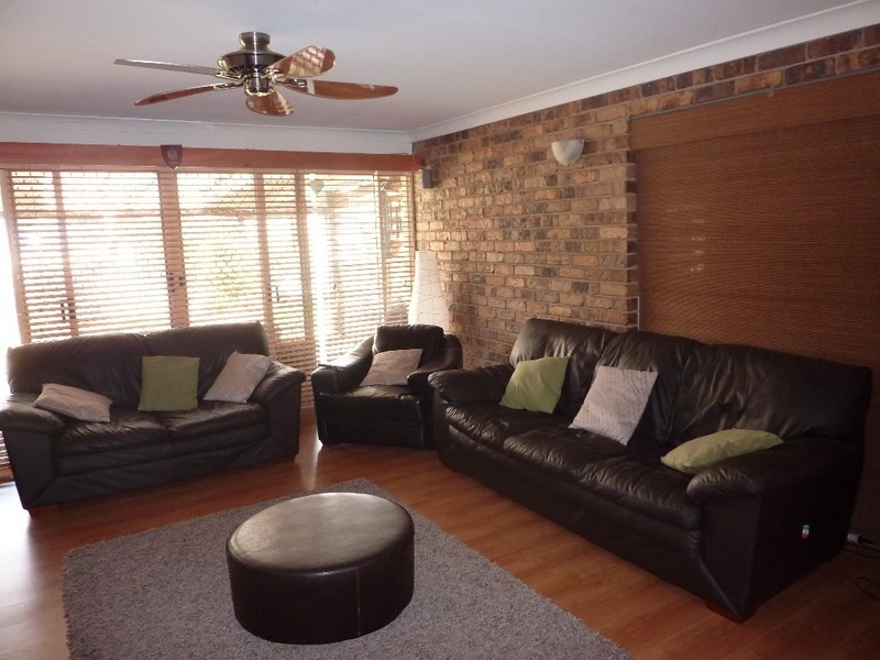 2 Settlers Way, Raceview QLD 4305