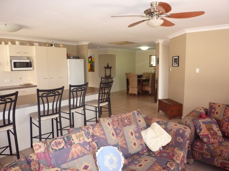 2 Settlers Way, Raceview QLD 4305