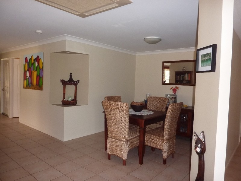 2 Settlers Way, Raceview QLD 4305