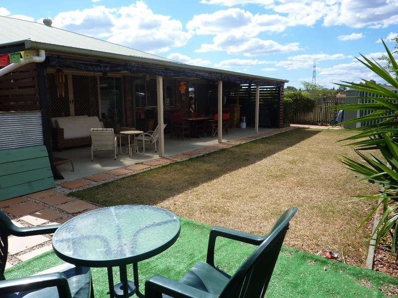 2 Settlers Way, Raceview QLD 4305