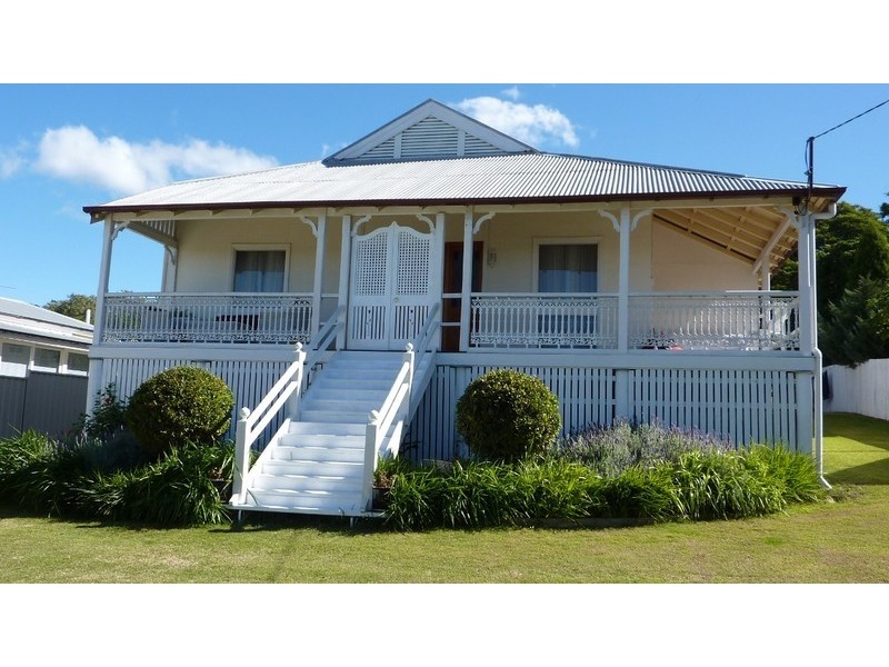 7 Whitehill Street, Newtown QLD 4305