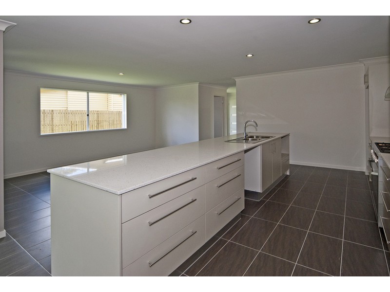 32 Sydney Street, Brassall QLD 4305