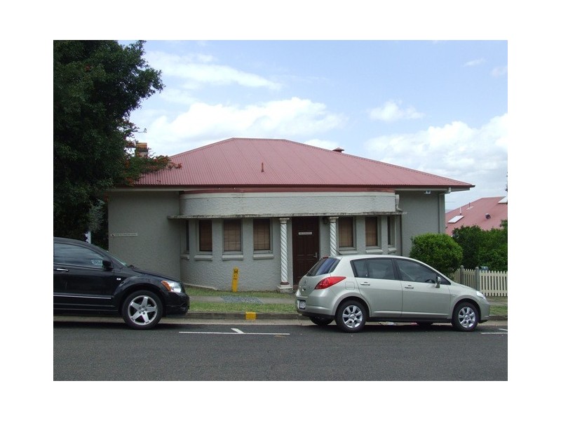 2 Court Street, Ipswich QLD 4305