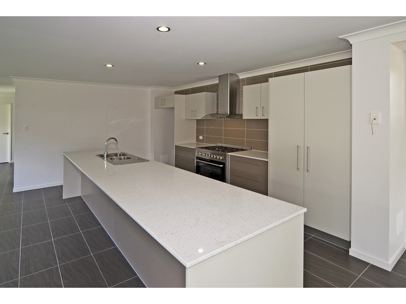 32 Sydney Street, Brassall QLD 4305