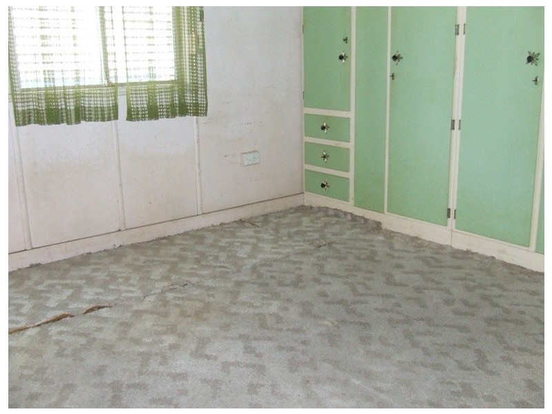 5 HAYES STREET, Raceview QLD 4305