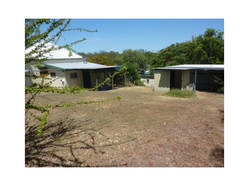 42 Barclay Street, Bundamba QLD 4304