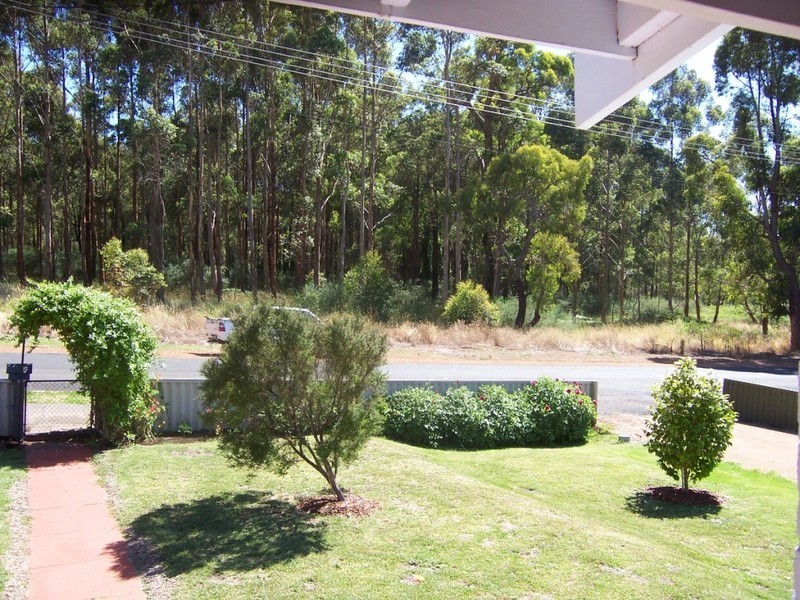 27 YOUNG STREET, Manjimup WA 6258