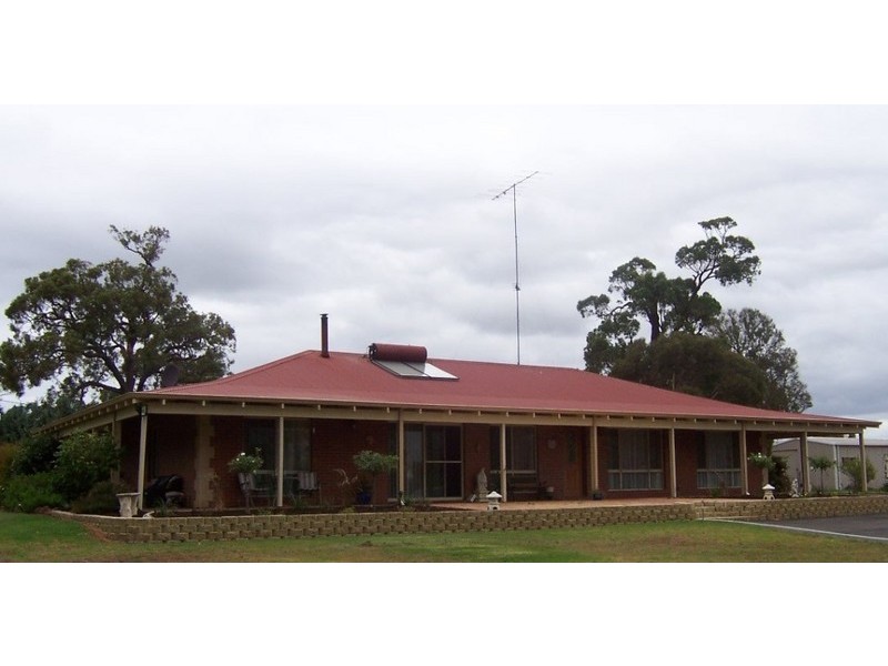 19 Caniroglen, Manjimup WA 6258