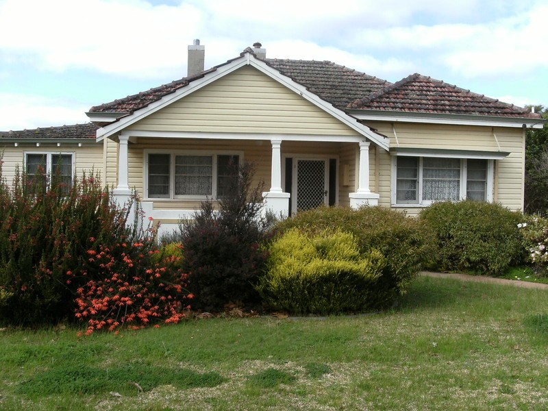 16 Clarke Street, Manjimup WA 6258
