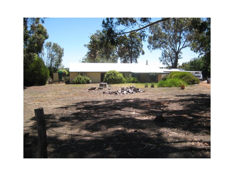 14 Caniroglen Court, Manjimup WA 6258