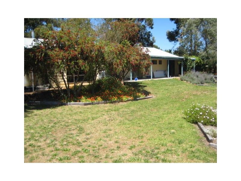 14 Caniroglen Court, Manjimup WA 6258