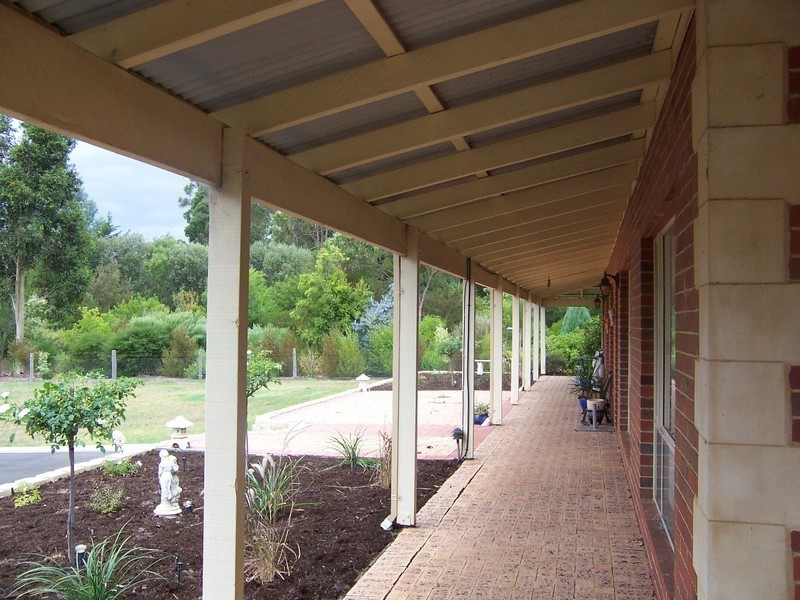 19 Caniroglen, Manjimup WA 6258