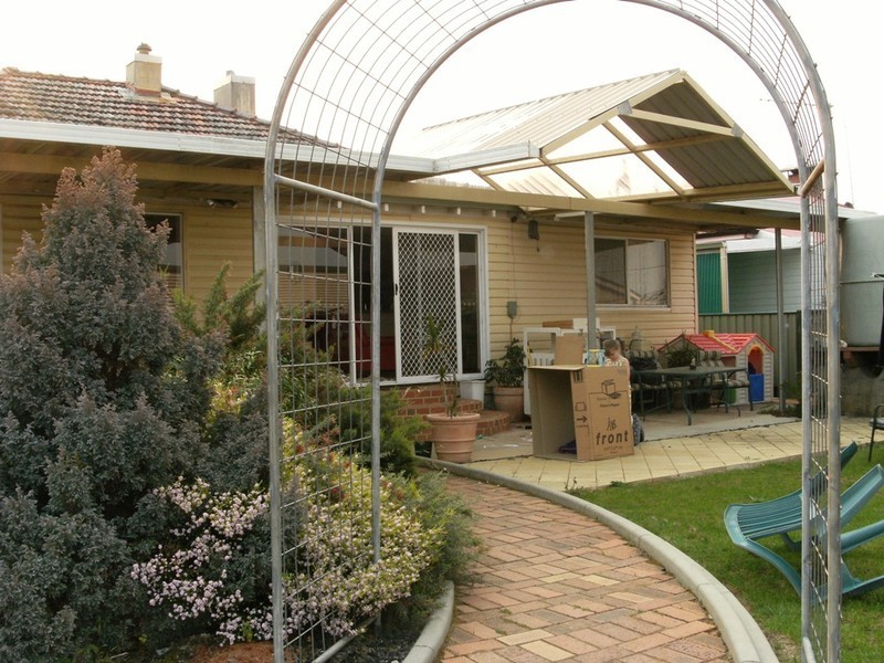 16 Clark St, Manjimup WA 6258