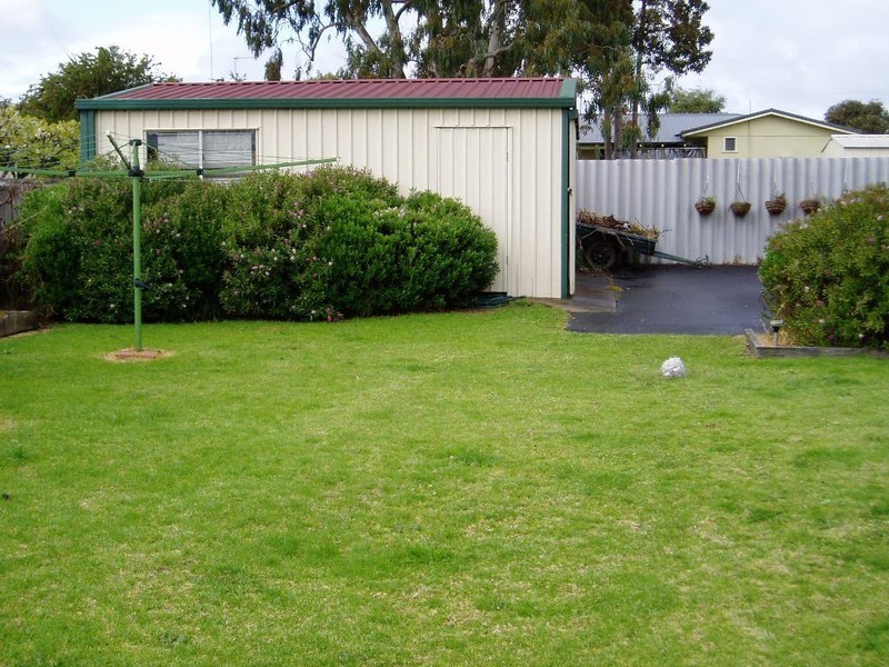 18 Moyes, Manjimup WA 6258