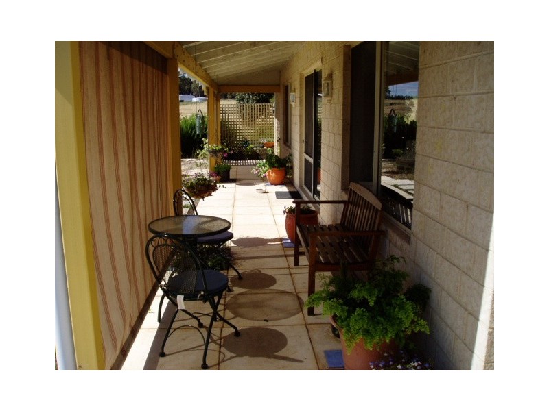 14 Ralph Rd, Manjimup WA 6258