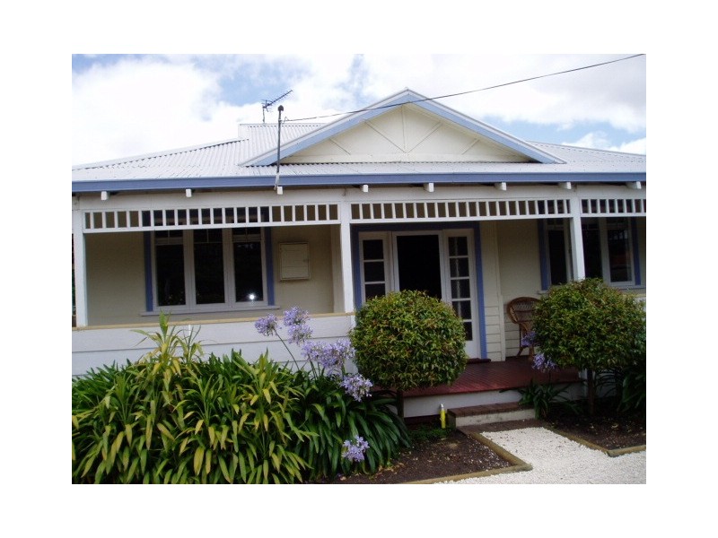 12 Robertson Street, Manjimup WA 6258