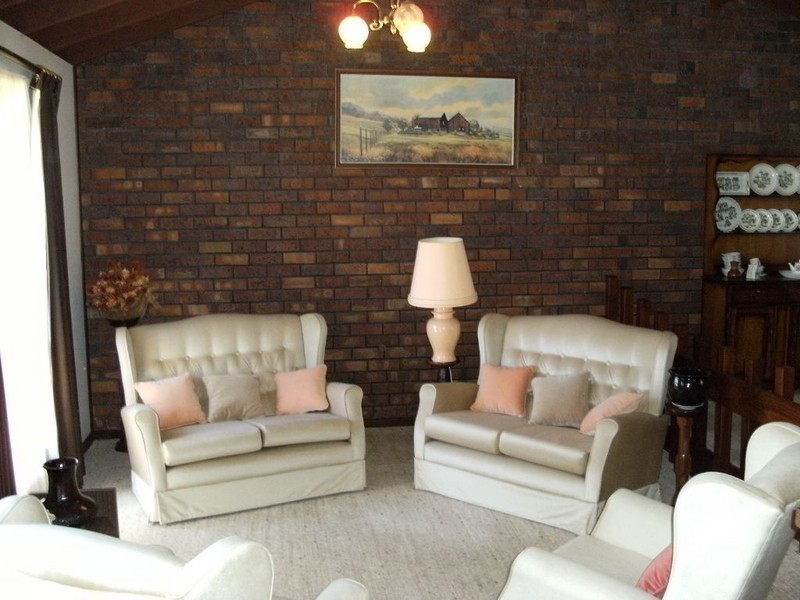 11 Wattle Cres, Manjimup WA 6258