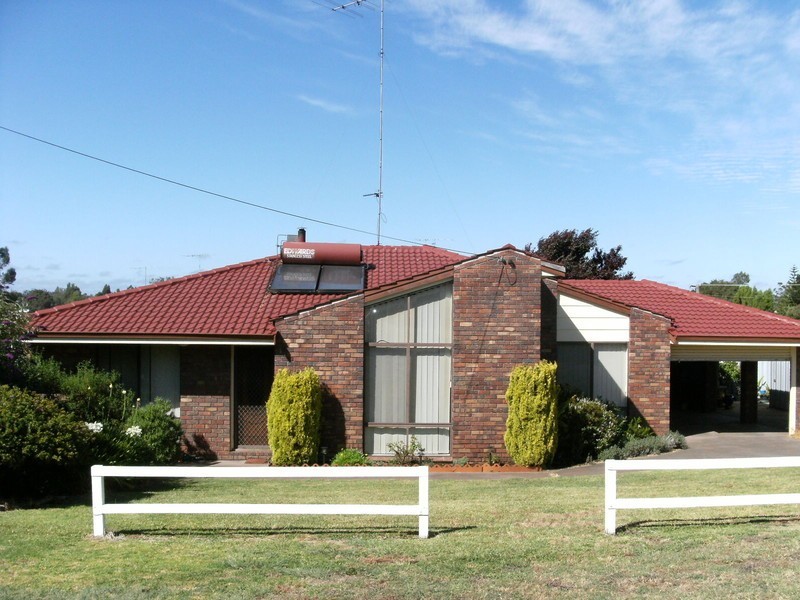 27 Wattle Cres, Manjimup WA 6258