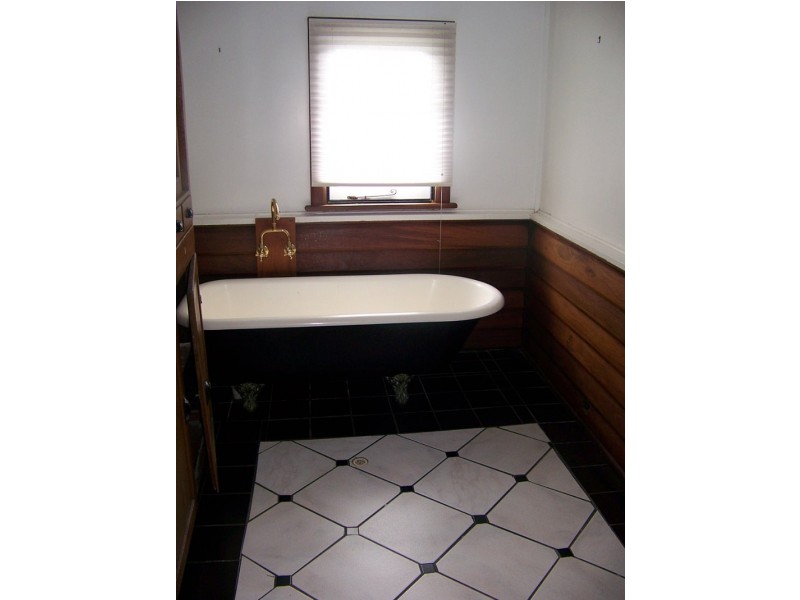 62  Moore Street, Manjimup WA 6258