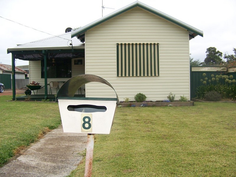8 Bath Street, Manjimup WA 6258