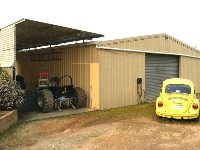 16 Clark Street, Manjimup WA 6258