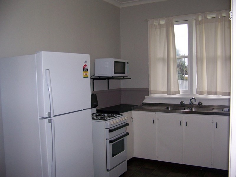 10 Hospital Ave, Manjimup WA 6258