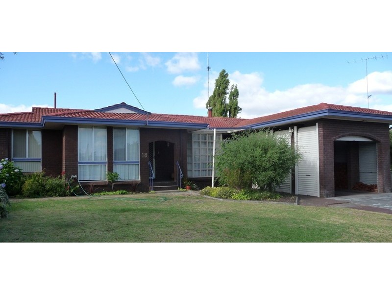 18 Wattle Cres, Manjimup WA 6258