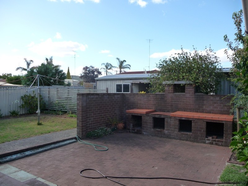 18 Wattle Cres, Manjimup WA 6258