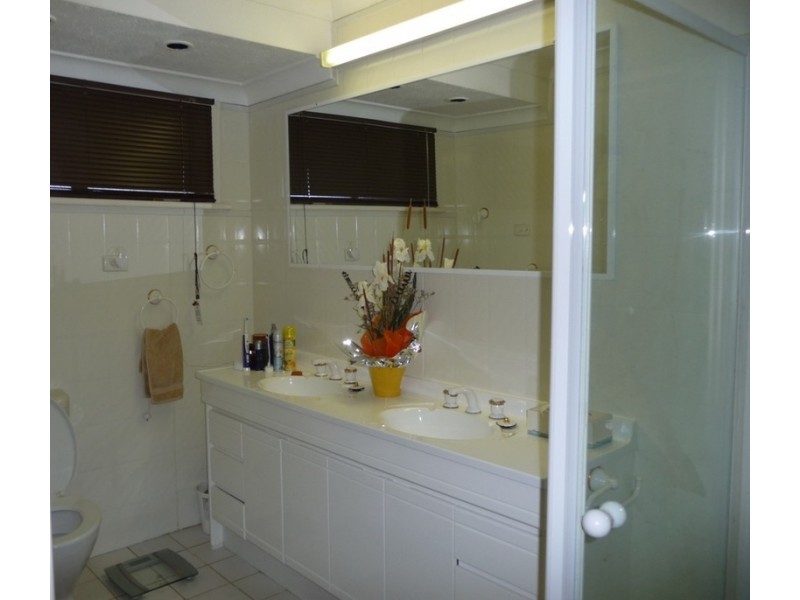 18 Wattle Cres, Manjimup WA 6258