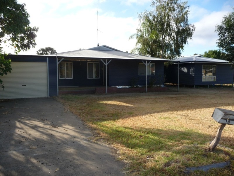 18 Cole St, Manjimup WA 6258