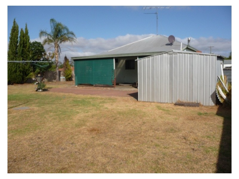 8 Arnott Street, Manjimup WA 6258