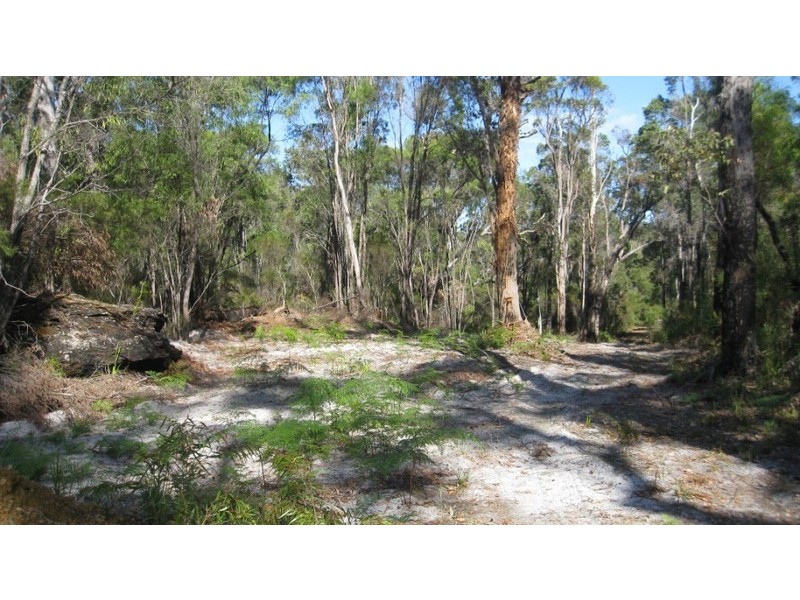 14 Parkfield Drive, Northcliffe WA 6262