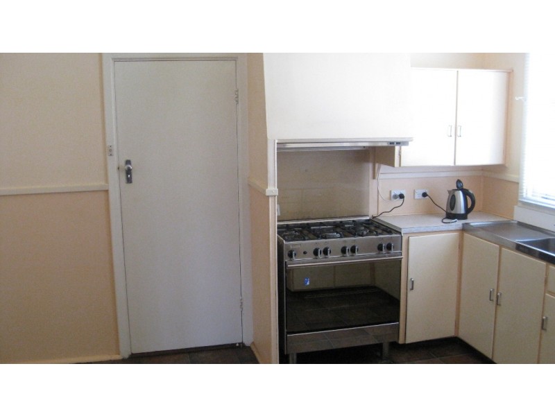 12 Bullock St, Manjimup WA 6258