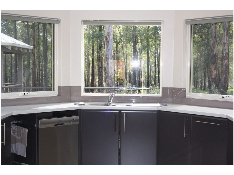 16 Bella Vista Road, Manjimup WA 6258