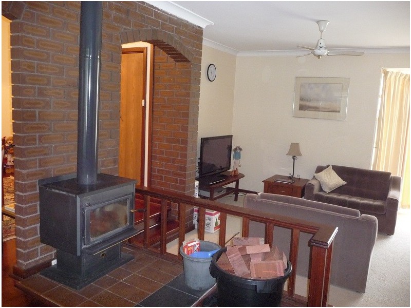 18 Wattle Crescent, Manjimup WA 6258