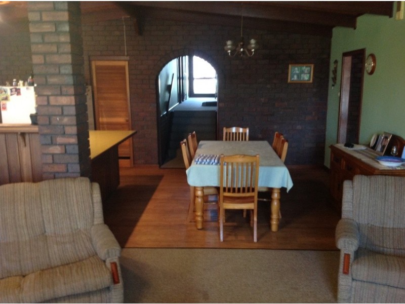 11 Seatonvilla Road, Manjimup WA 6258