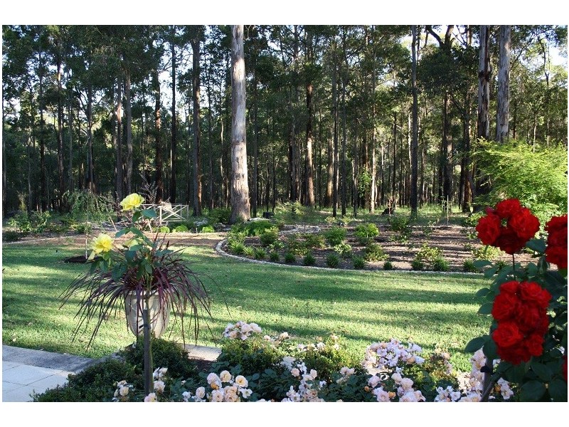 16 Bella Vista Road, Manjimup WA 6258