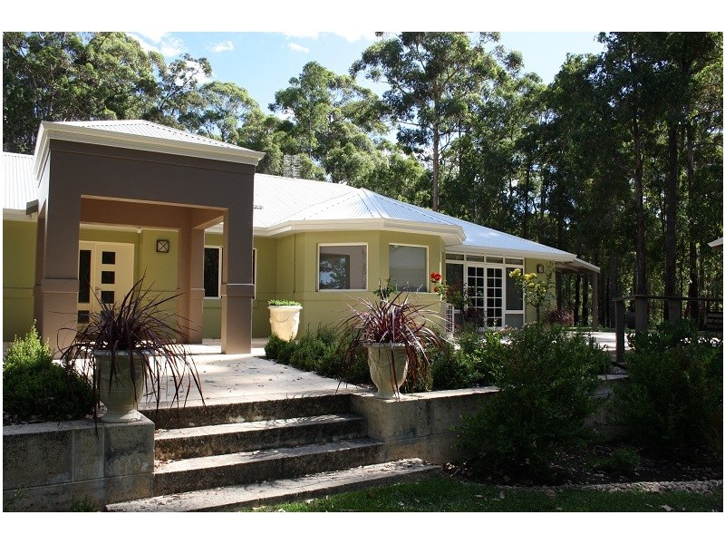 16 Bella Vista Road, Manjimup WA 6258