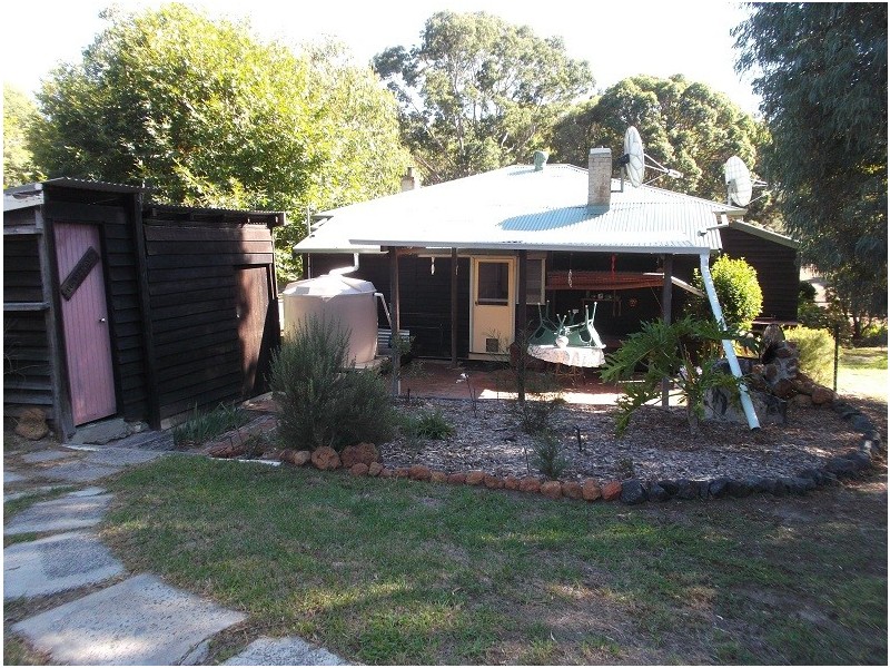 19 Anglesey Street, Lake Muir WA 6258