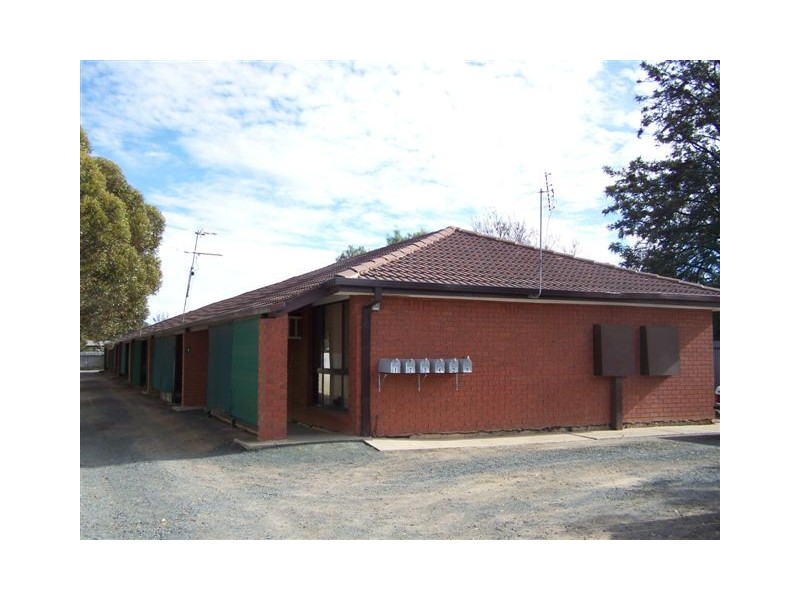 222 Lachlan Street, Hay NSW 2711