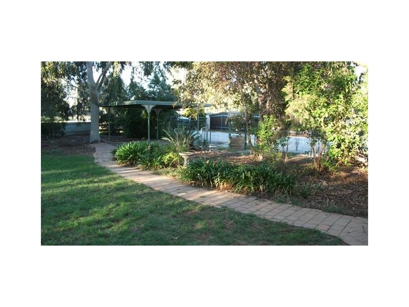 13 ROBERTSON STREET, Berrigan NSW 2712