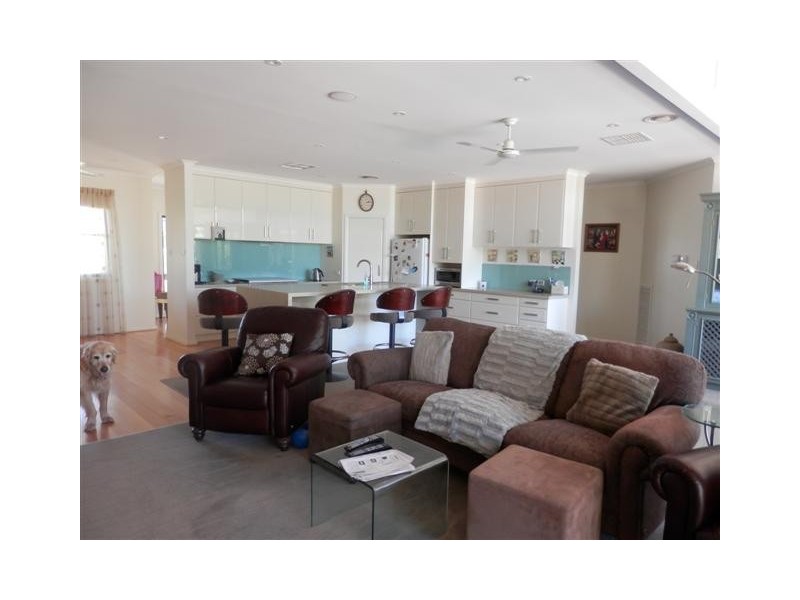 8 Winbi Avenue, Moama NSW 2731